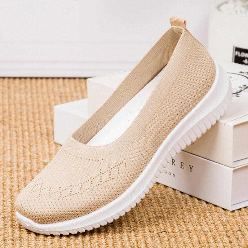2021Women Shoes Knitting Sock Sneakers Women Spring Summer Slip On Flat Shoes Women Loafers Flats Walking shoes Female