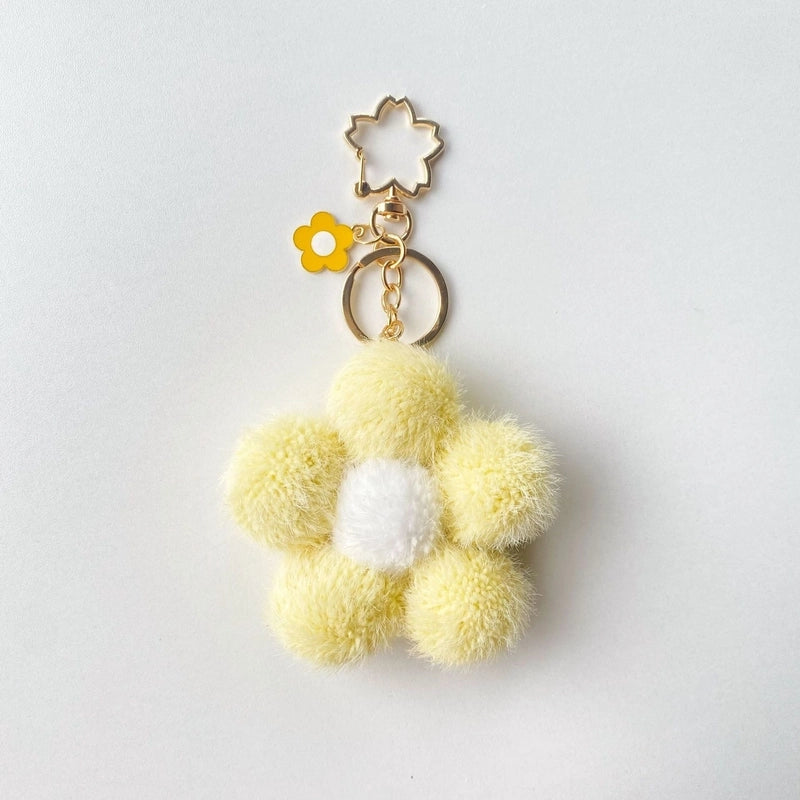 Colorful Small Flower Fur Ball Keychain Bag Ornaments Small Decorative Metal Alloy Flower Plush Key Pendant