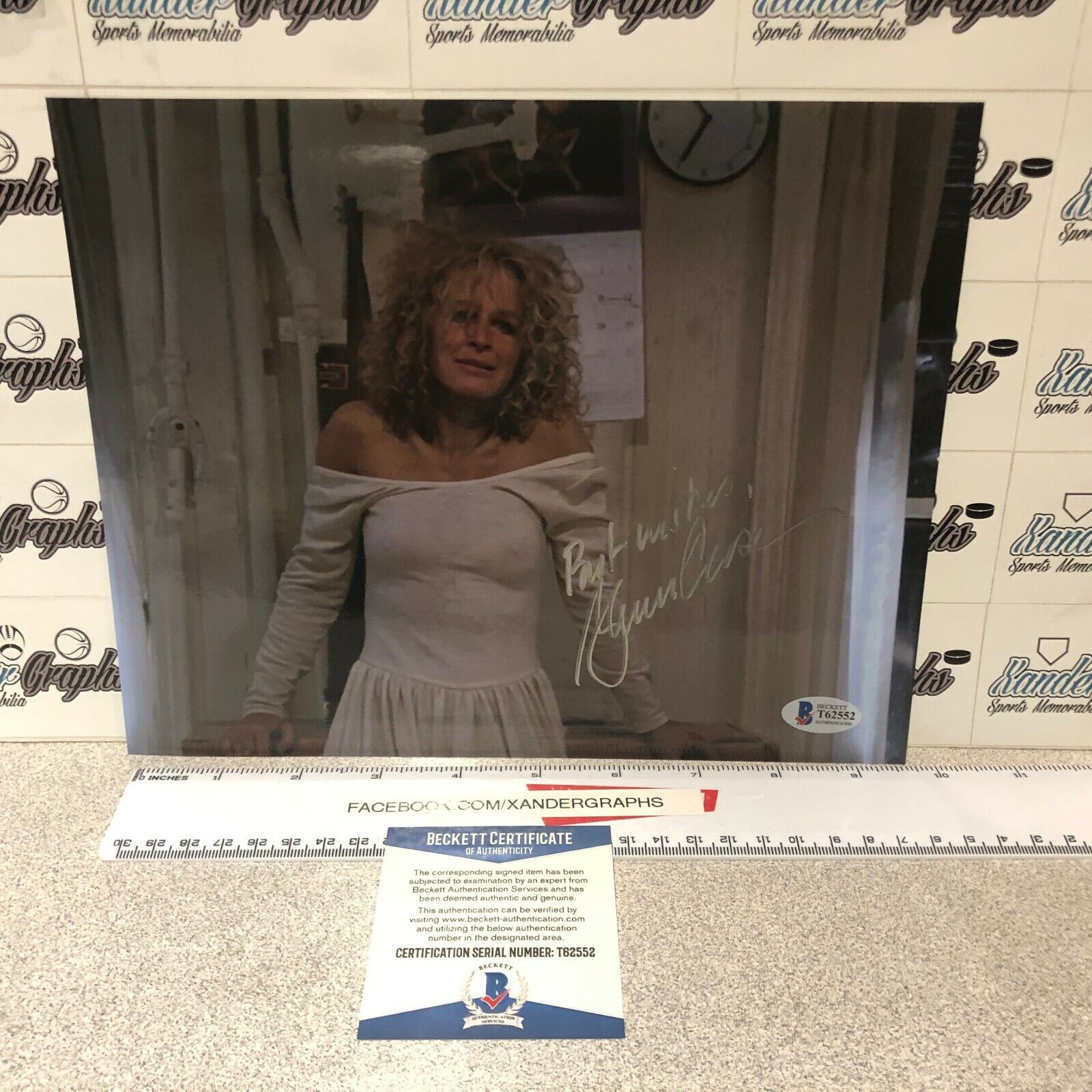 GLENN CLOSE FATAL ATTRACTION SIGNED AUTOGRAPHED 8X10 Photo Poster paintingGRAPH-BECKETT COA BAS