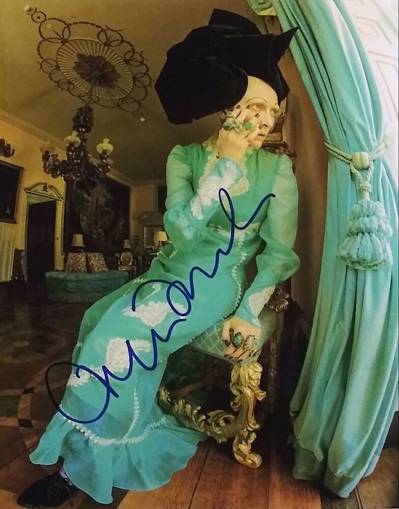 Tilda Swinton signed 8 x 10