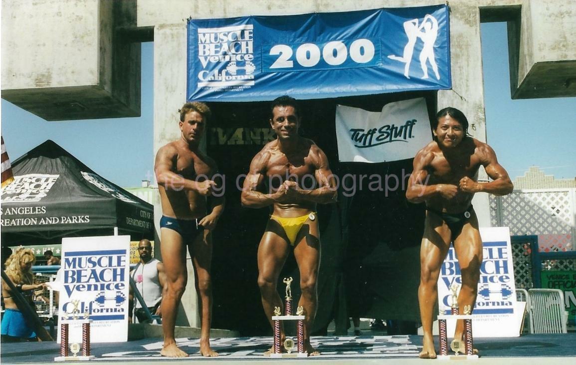 MUSCLE MEN Bodybuilders FOUND Photo Poster painting Color VENICE BEACH CALIFORNIA Original 07 3D