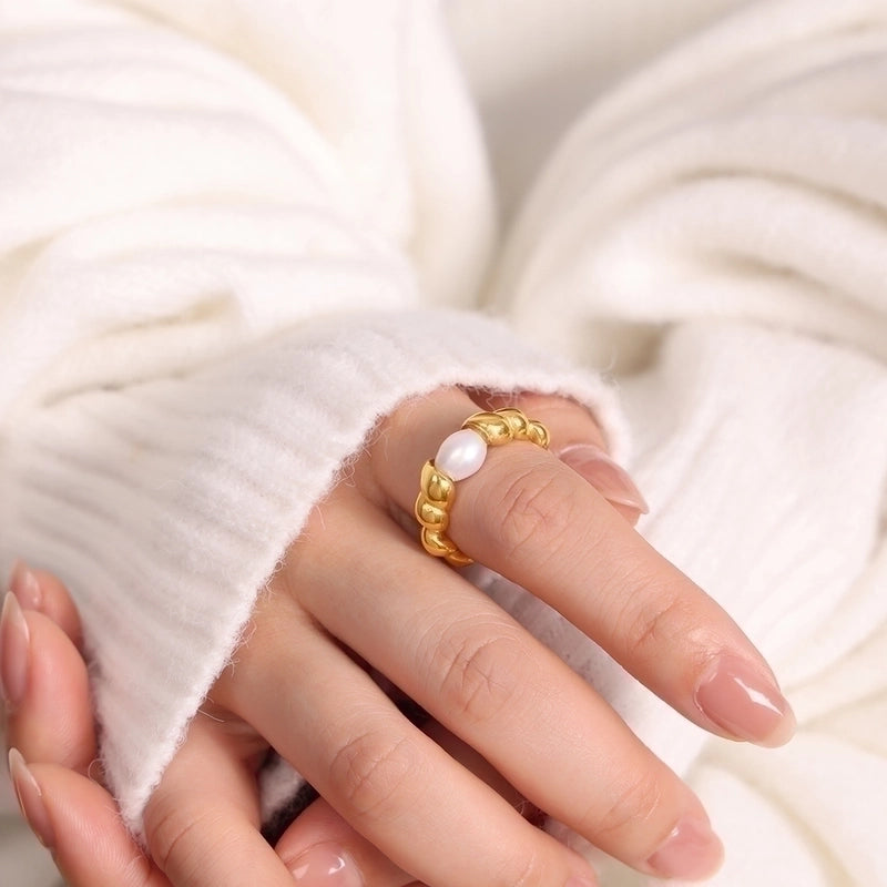 Elegant Minimalist Geometric Titanium Steel Freshwater Pearl 18K Gold Plated Plating Inlay Rings
