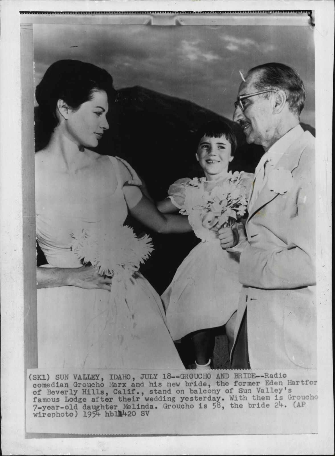 1954 Groucho Marx Daughter Melinda and Wife Eden Hartford Press Photo Poster painting