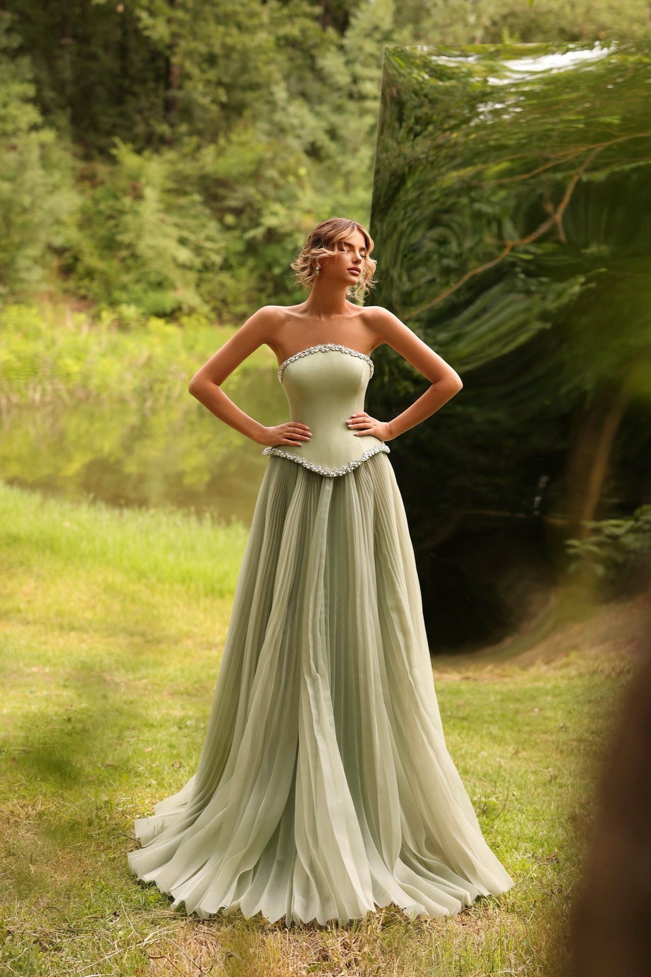 Lvs&Broner Stunning Strapless Sleeveless Long Ruffles Prom Dress With Beadings