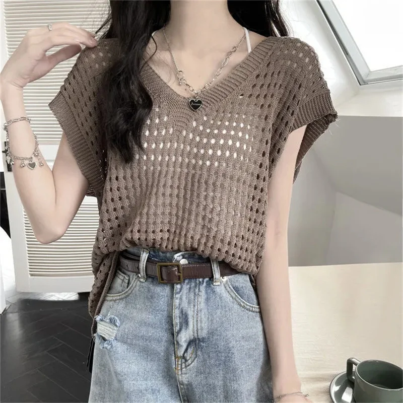 Uveng Uveng V-Necked Knitted Jersey Women's Thin Summer Design Sense Small Loose Thin Vest Outside On The Coat