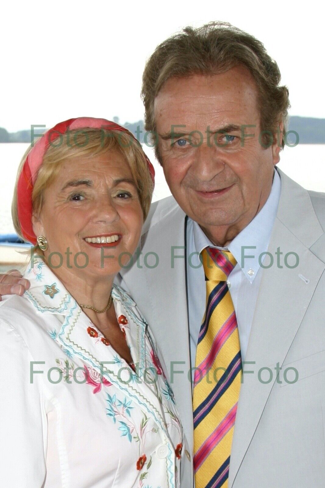 Günter Wewel mit Gisela Oper TV Foto 20 x 30 cm ohne Autogramm (Be-12