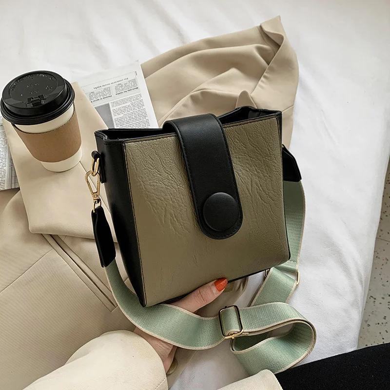 New Style Contrast Wide Shoulder Strap Shoulder Bag