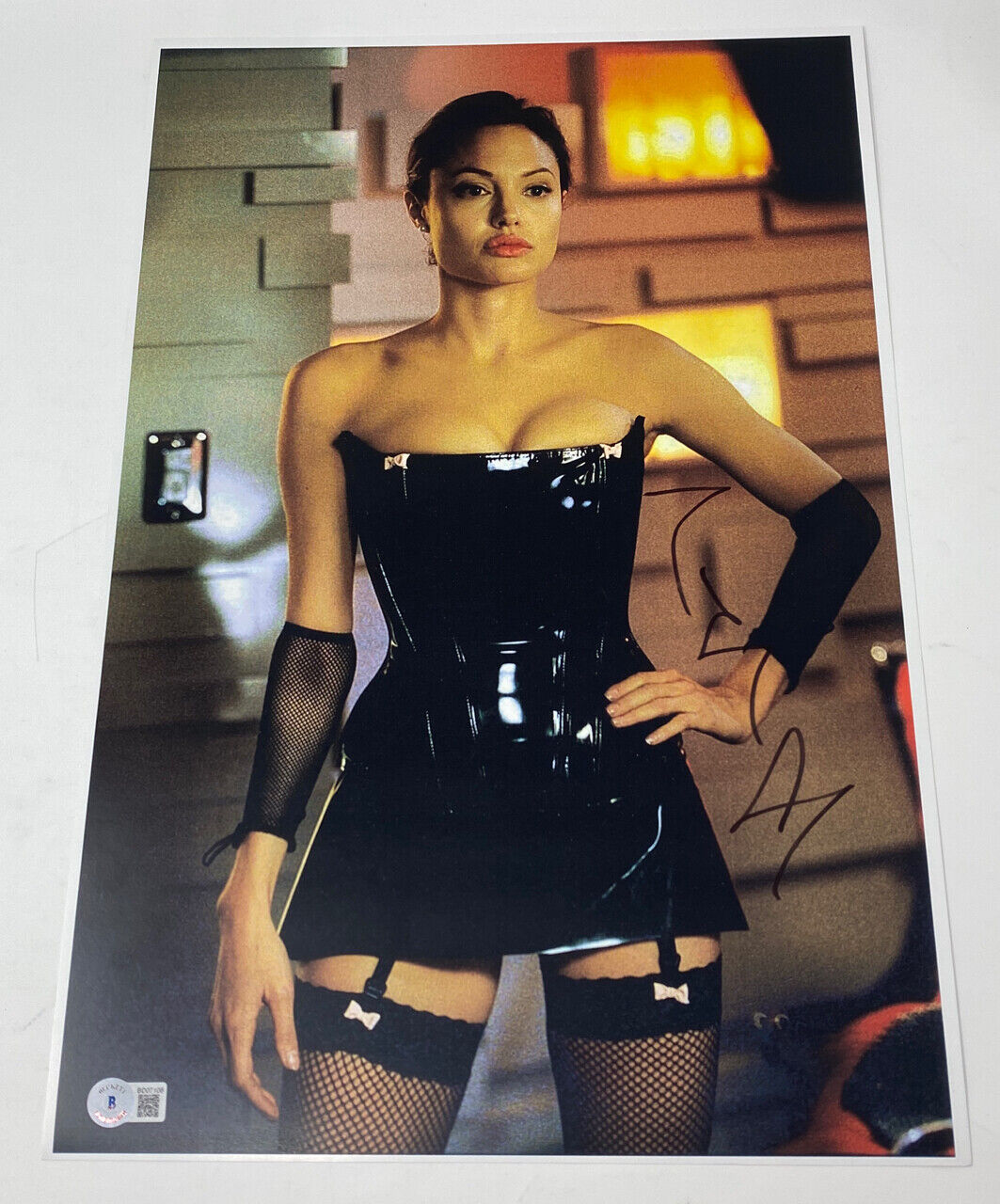 Angelina Jolie Signed Autographed 12x18 Photo Poster painting Poster Mr & Mrs Smith Beckett COA