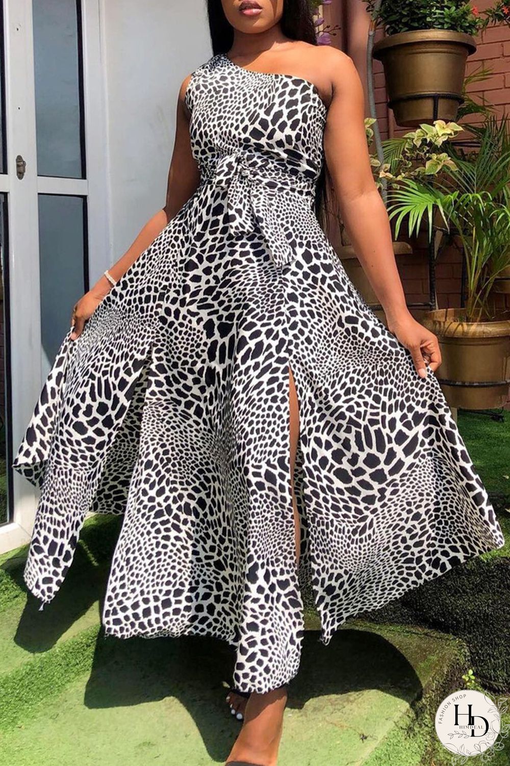 White Fashion Sexy Print Slit One Shoulder Sleeveless Dress