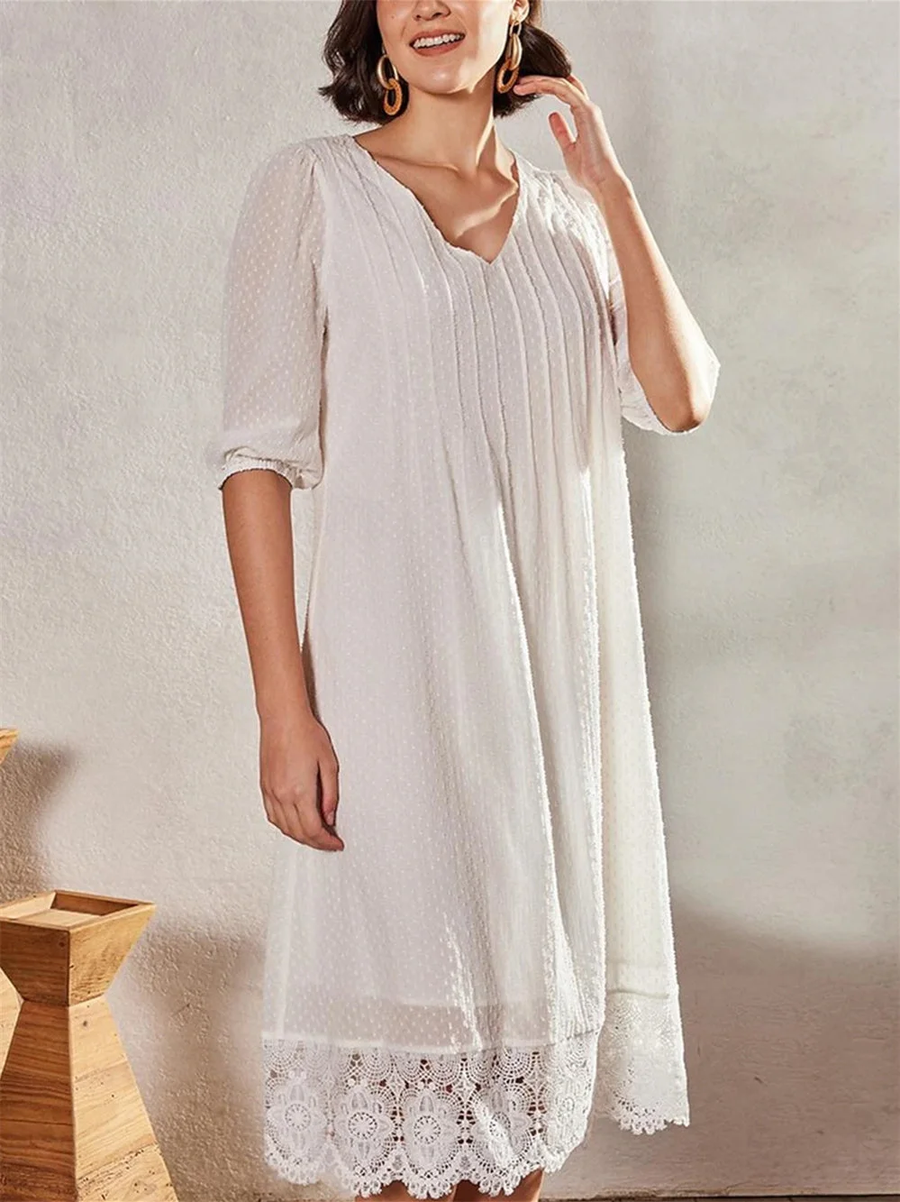 Women's Half Sleeve V-neck Solid Color Lace Midi Dress