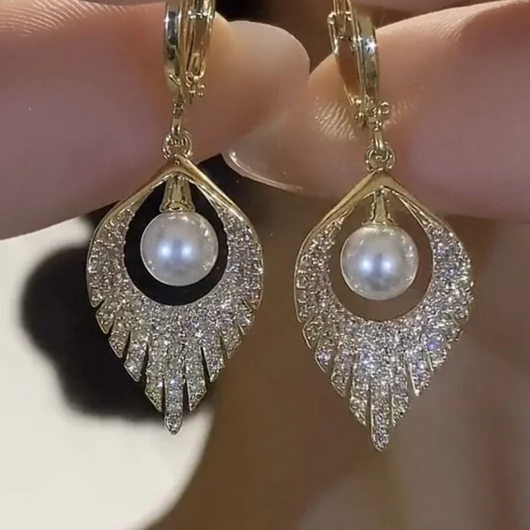 Pearl earring