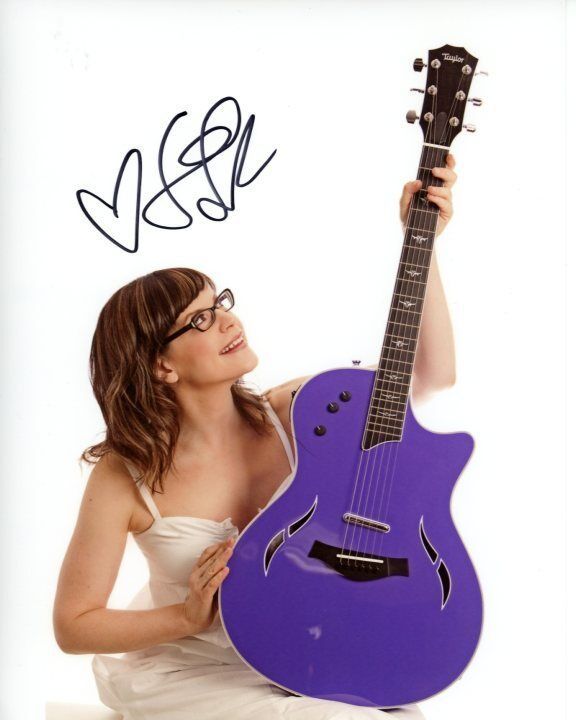 LISA LOEB signed autographed Photo Poster painting