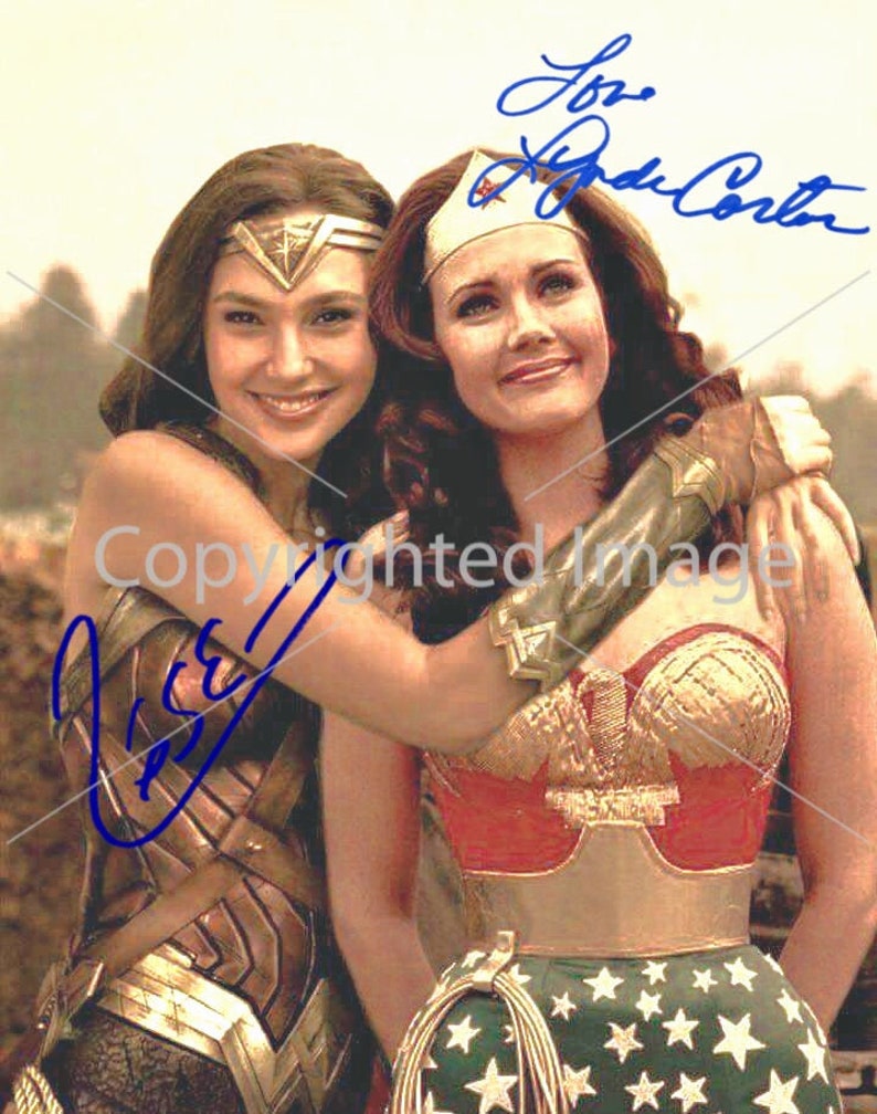 Lynda Carter Gal Gadot Wonder Woman 8.5x11 Autographed Signed Reprint Photo Poster painting