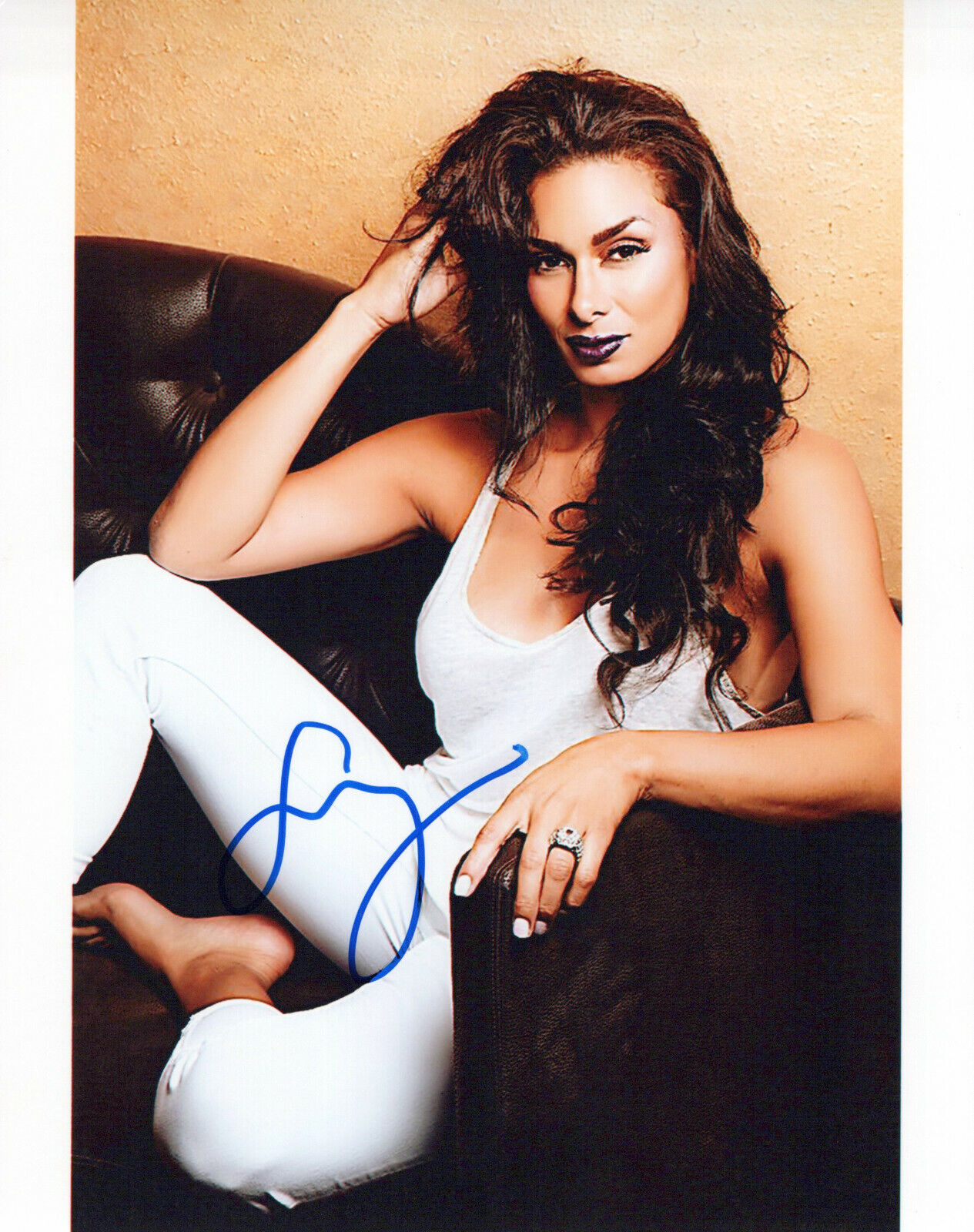 Laura Govan glamour shot autographed Photo Poster painting signed 8x10 #5