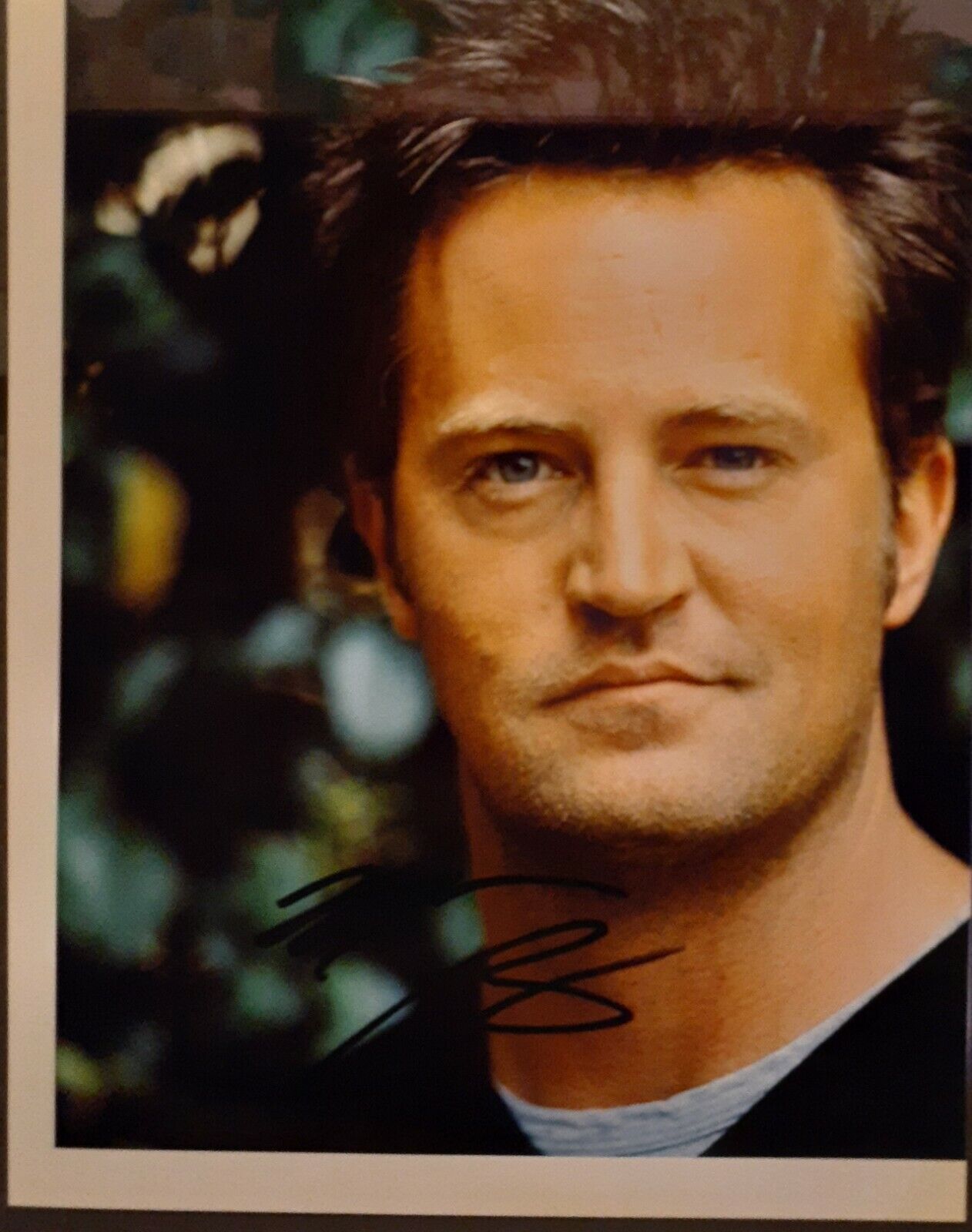 Matthew Perry signed 8x10