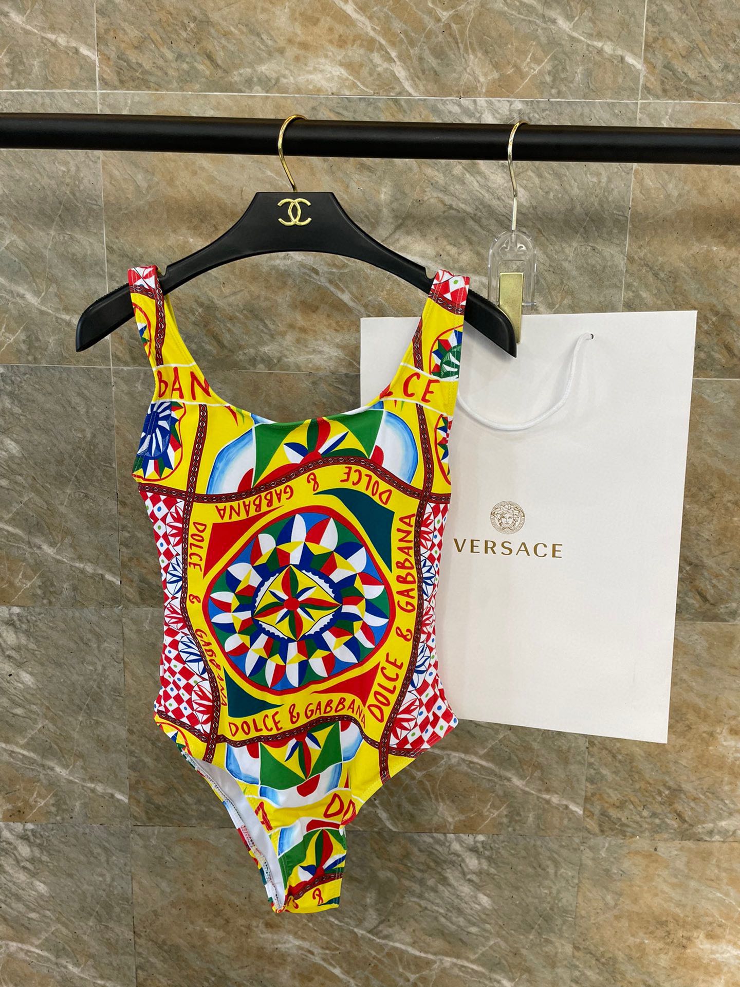 F833eecf7b250c69bcfc93ea13388e1e