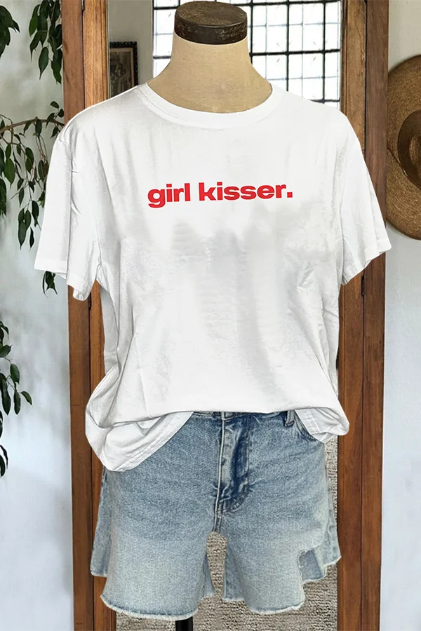 Girl Kisser Trendy T-shirt