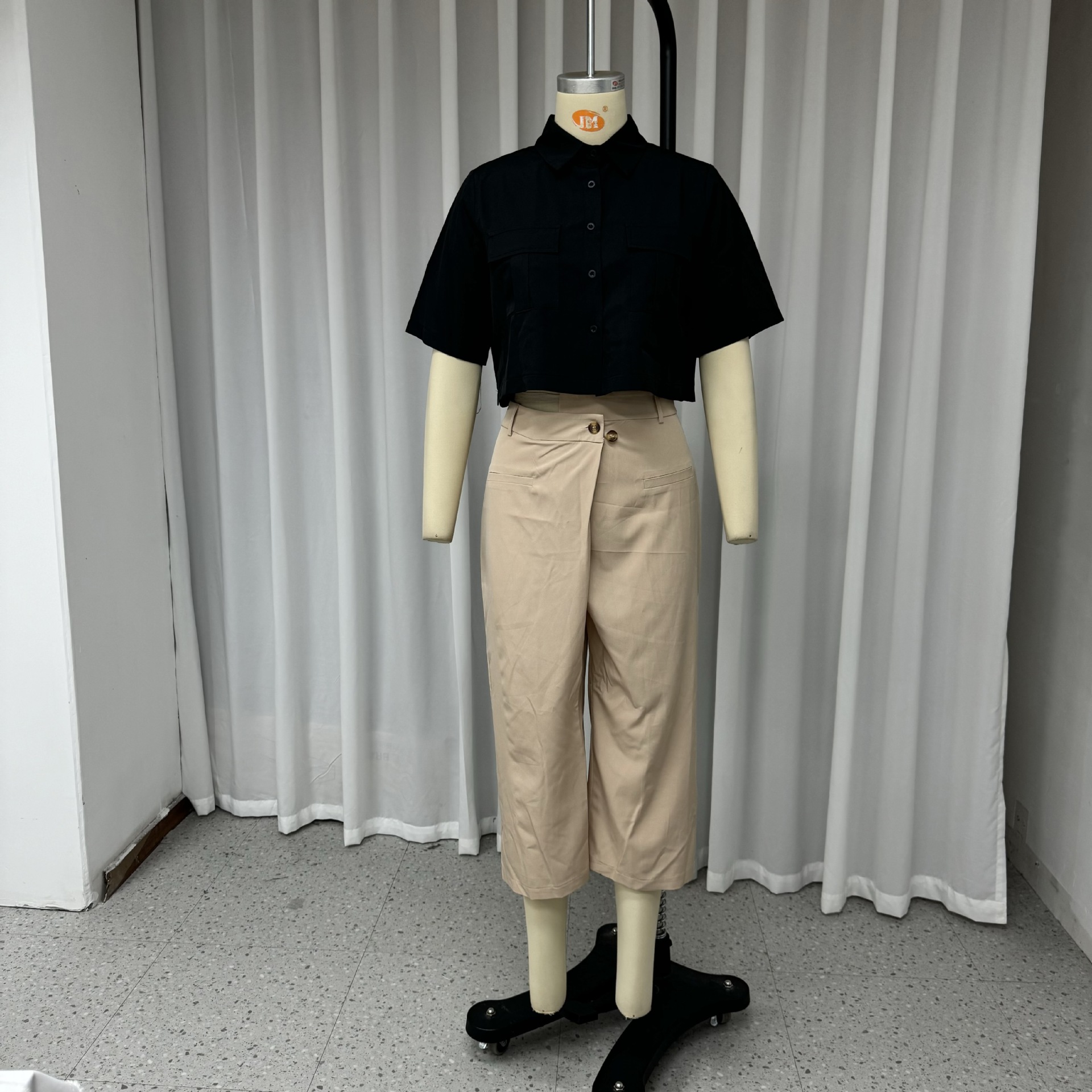 Mature Women Fashion Suits Casual Short-sleeved Polo Collar Top Cropped Pants Two-piece Set