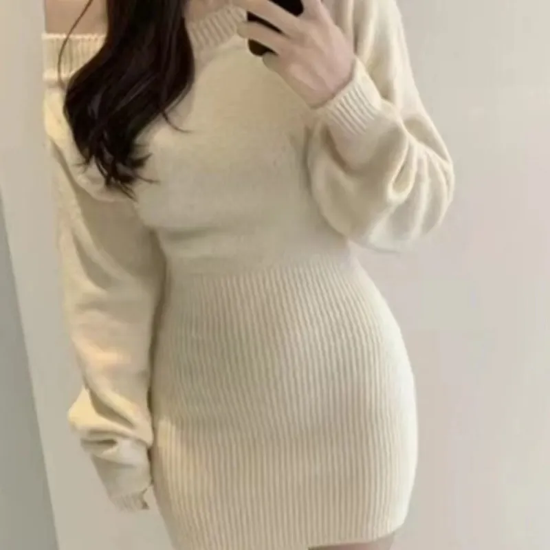 Uveng Uveng Korea Chic Autumn And Winter New Sweet And Spicy Shoulder Knitted Skirt Women's Bag Of Hip Sweater
