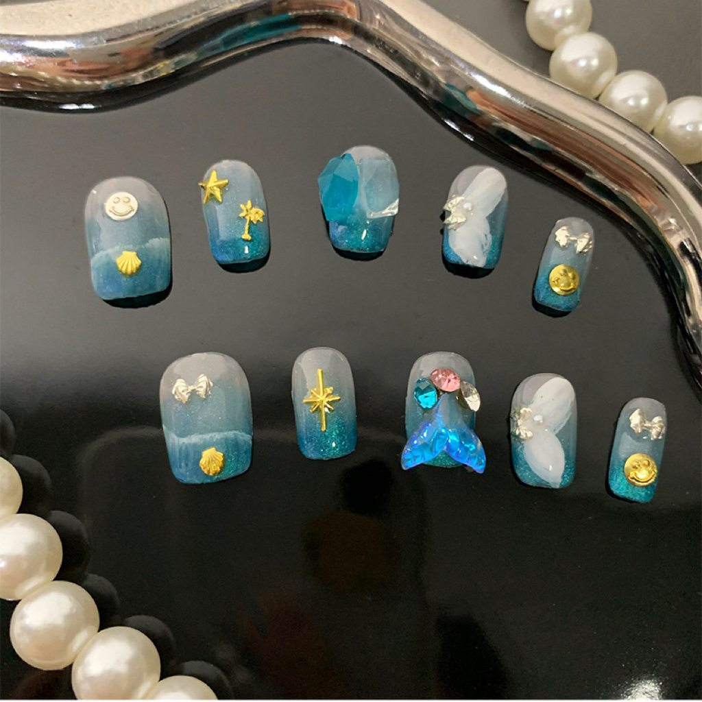 Blue Ocean Fish Tail Nail