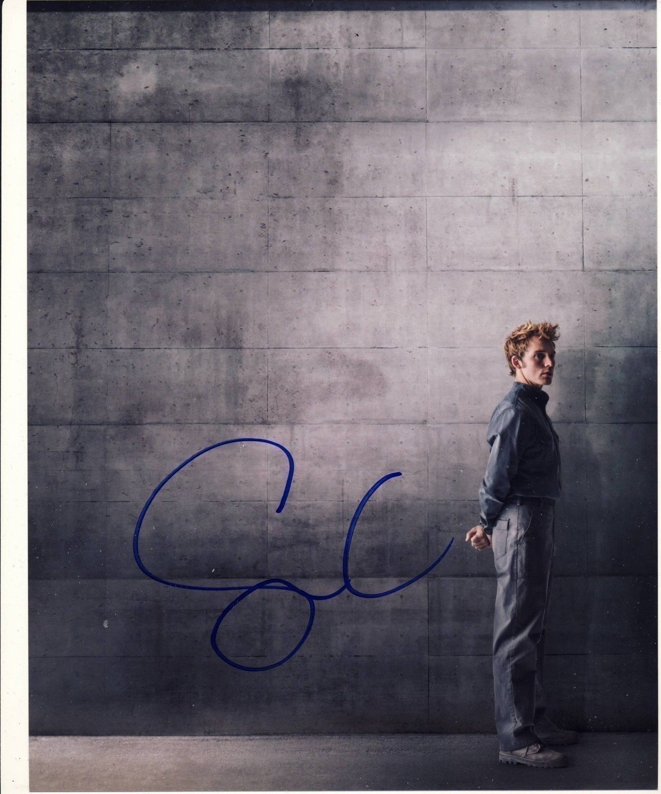 Sam Claflin Autograph THE HUNGER GAMES Signed 10x8 Photo Poster painting AFTAL [7019]