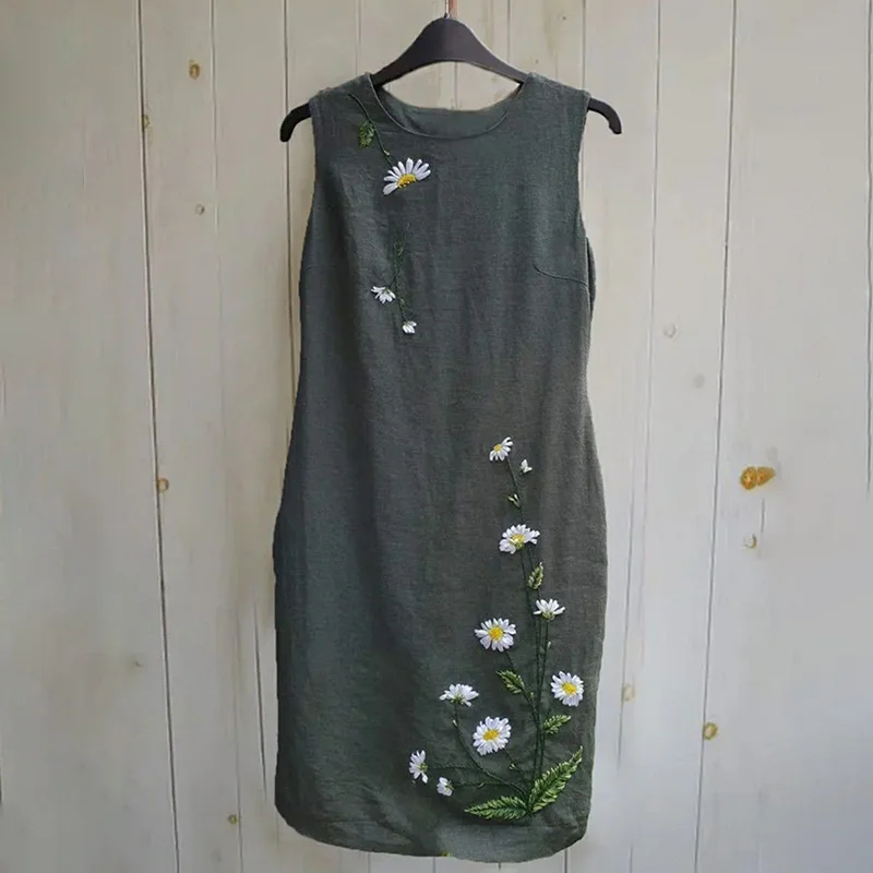 Cozy Daisy Embroidery Art Graphics Cotton And Linen Dress
