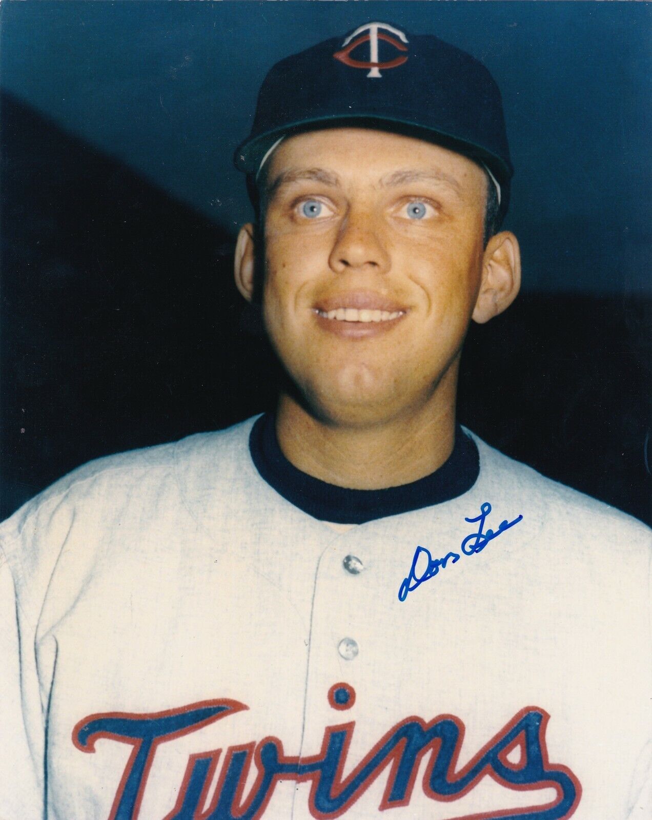 DON LEE MINNESOTA TWINS COLOR ACTION SIGNED 8x10