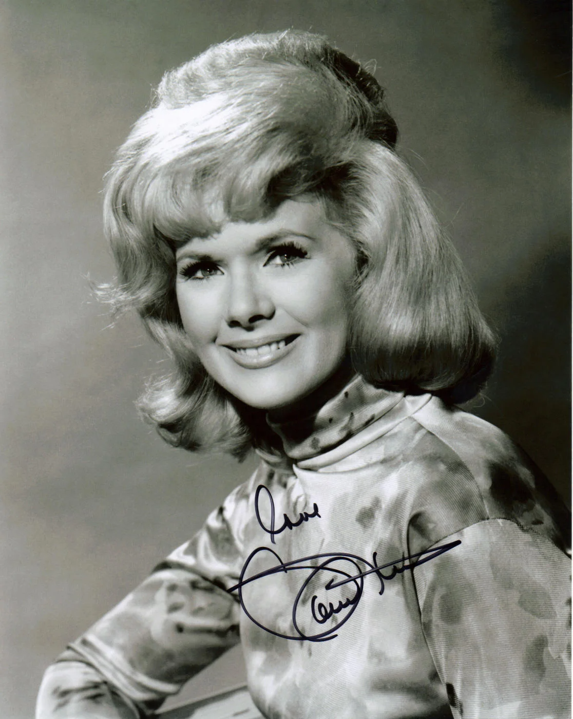 Connie Stevens Original Autographed 8X10 Photo Poster painting #5 signed at Hollywood Show