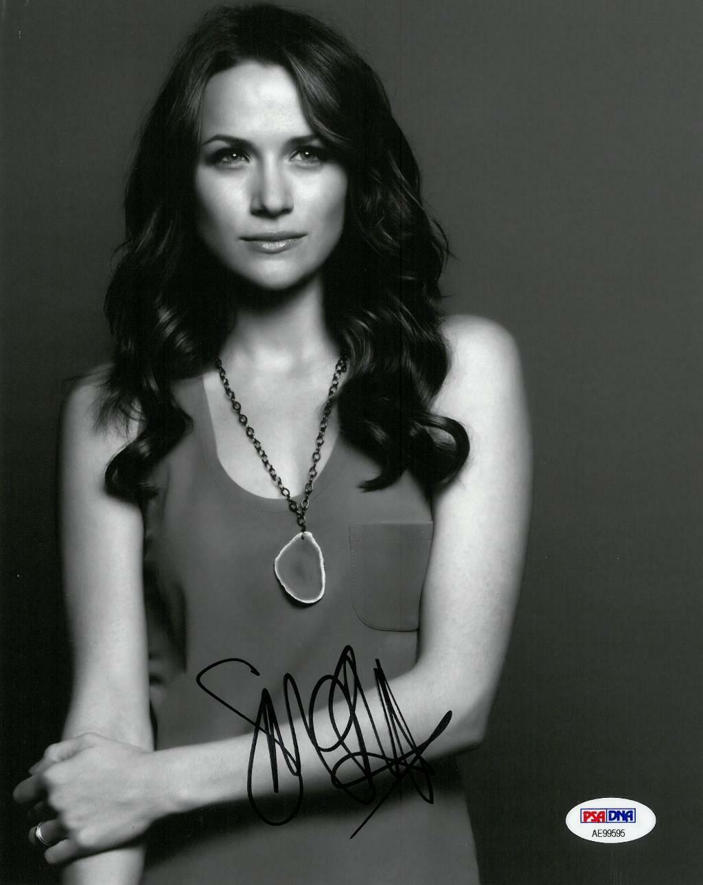 Shantel VanSanten Signed Authentic Autographed 8x10 B/W Photo Poster painting PSA/DNA #AE99595