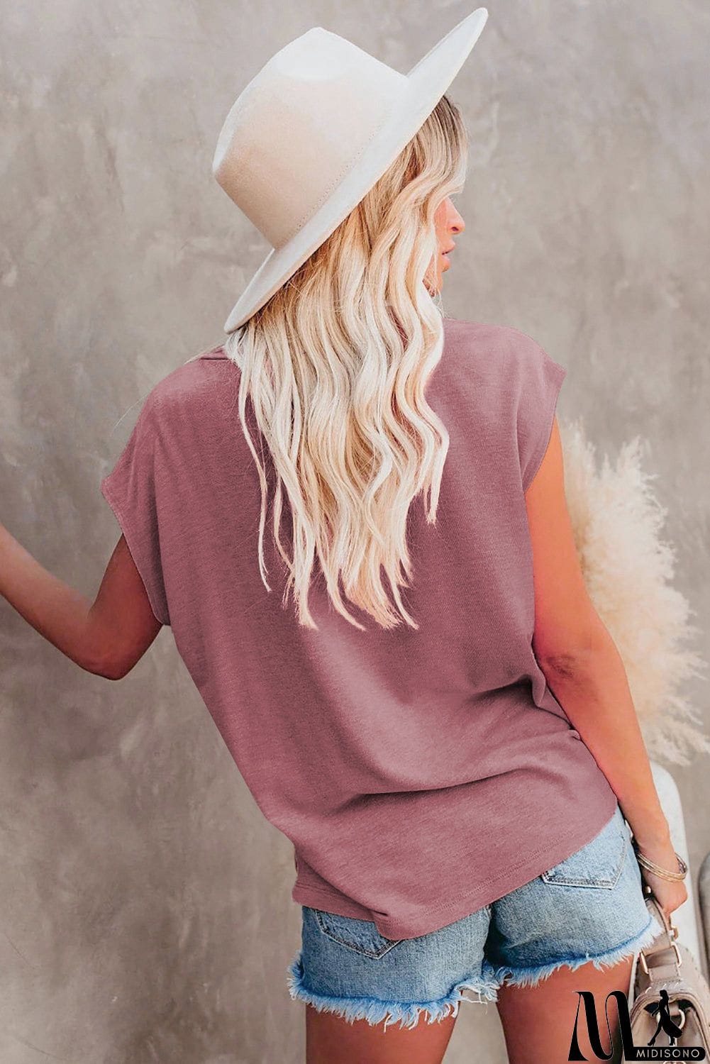 MidiSono - Pocketed Tee with Side Slits