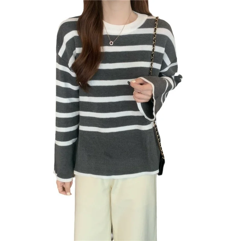 Uveng Uveng Version Of Striped Knitted Women In The Spring Of 2024 New Retro Lazy Wind Wearing Soft Languid Cover Loose Top Tide