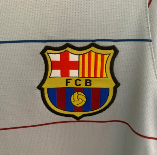 Retro Barcelona 03/04 Away Football Shirt Thai Quality