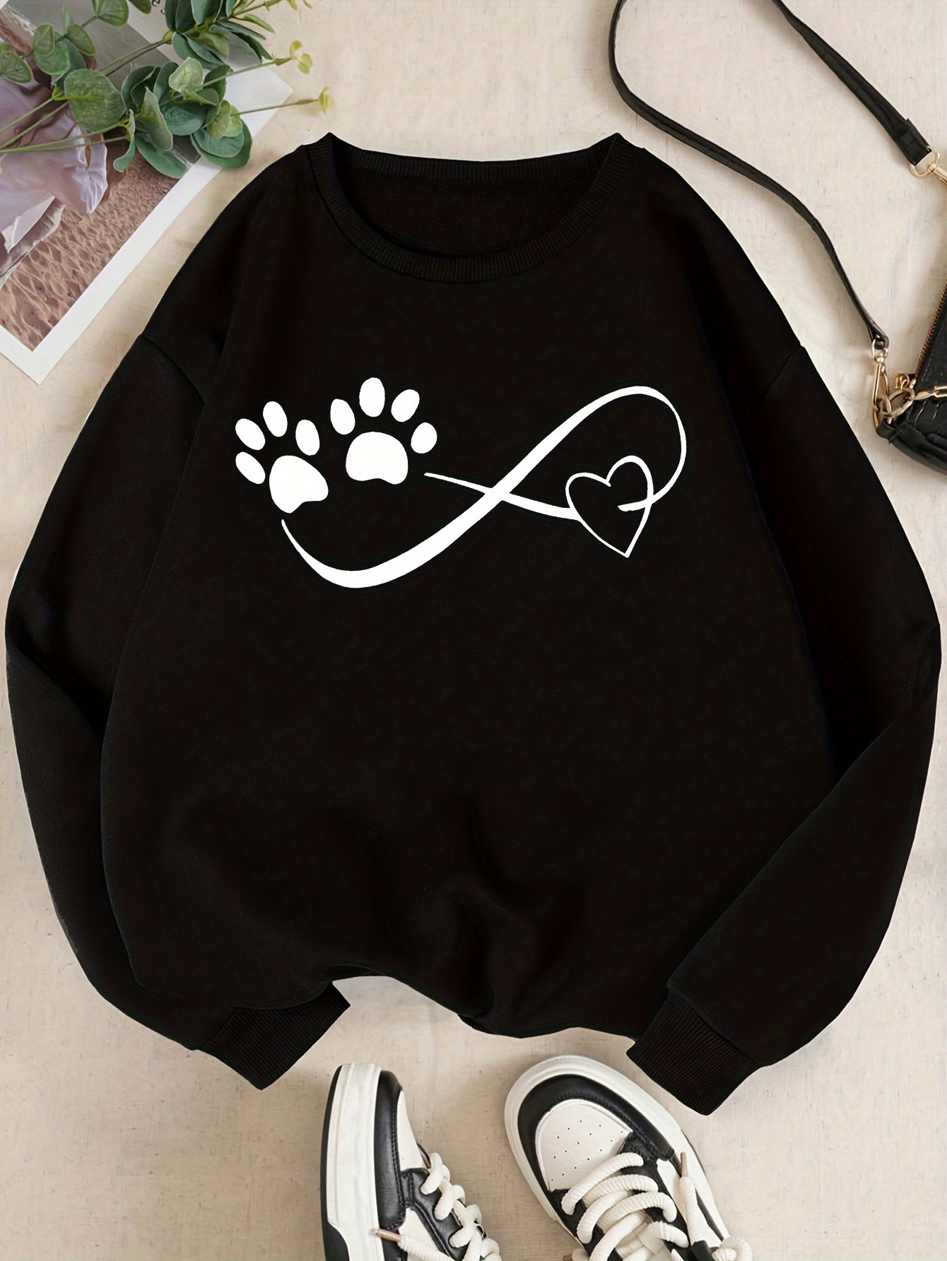 Women's Workout Top - Gym & Everyday Long Sleeve Shirt - Machine Washable Athletic Blouse - Black & White Infinity Heart Graphic - All-Season Fitness Apparel - Affordable Women's Clothing, Gym Clothes, Casual Sportswear, Digital Print Fabric