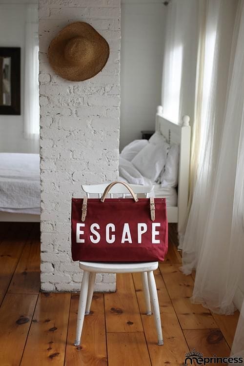 Letter Leather Buckle Travel Bag