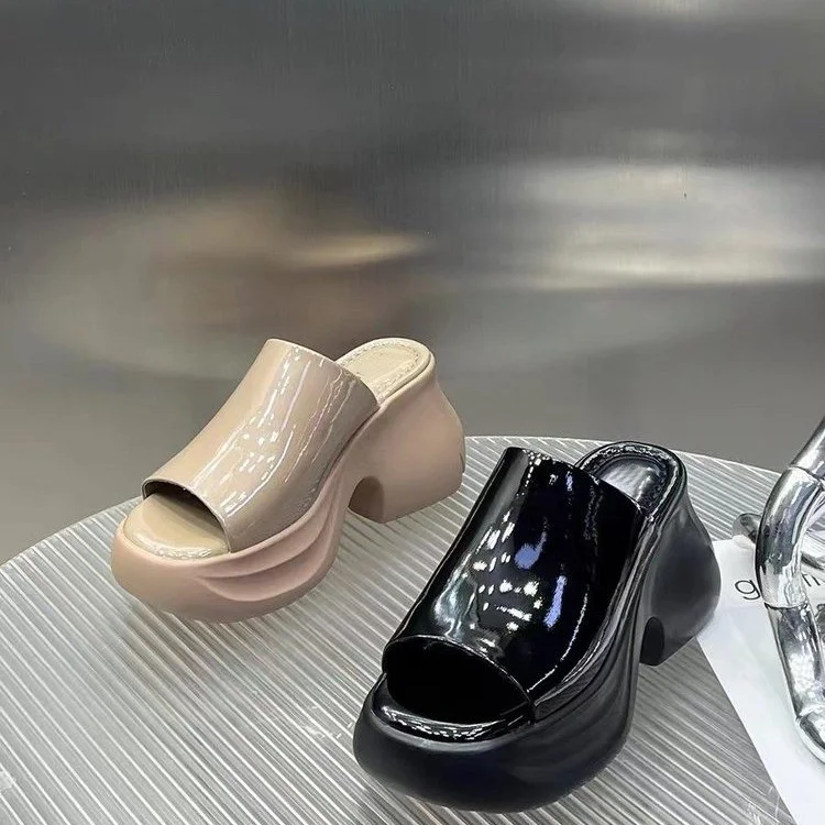 Yyvonne And Fish Mouth Slippers Women 2025 Summer New Patent Pine Cake Small Man Wearing A Word Cold Slippers Woman