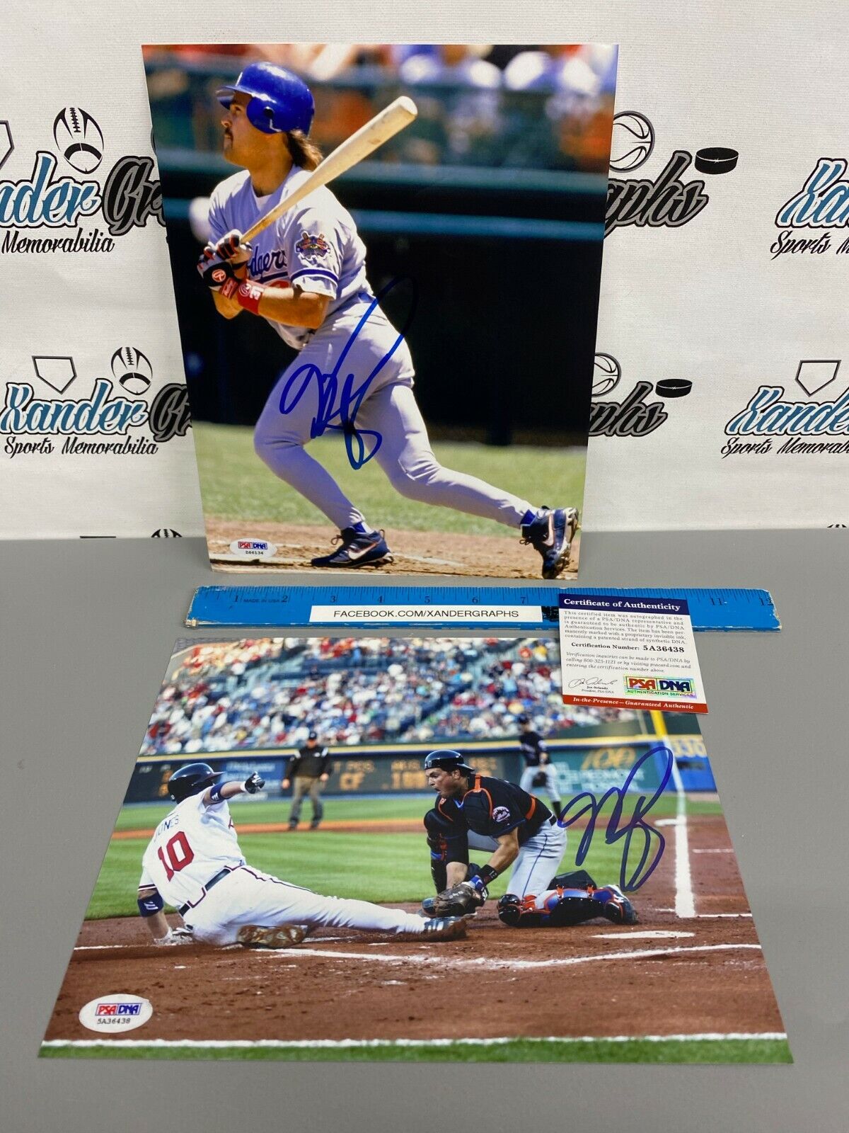 MIKE PIAZZA LOT OF (2) SIGNED AUTOGRAPHED 8x10 BASEBALL Photo Poster paintingGRAPH PSA DNA COA