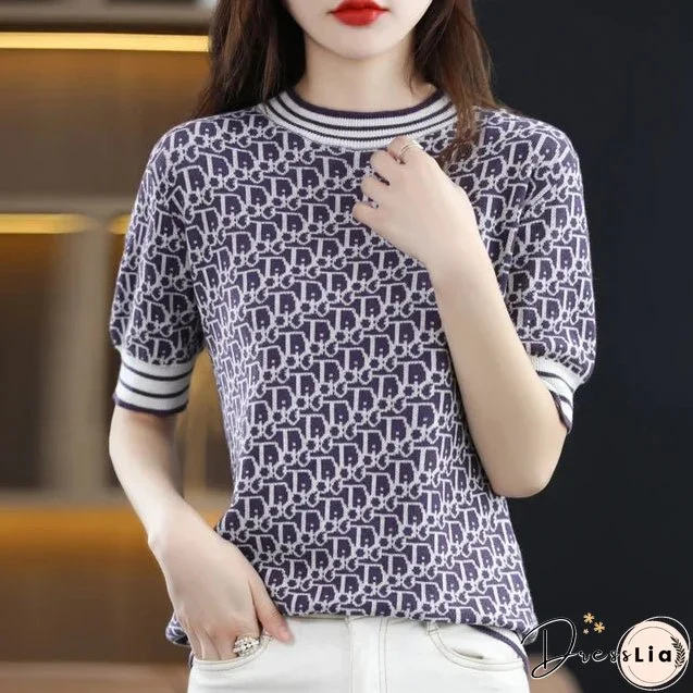 Effortless and Chic winter Pullover