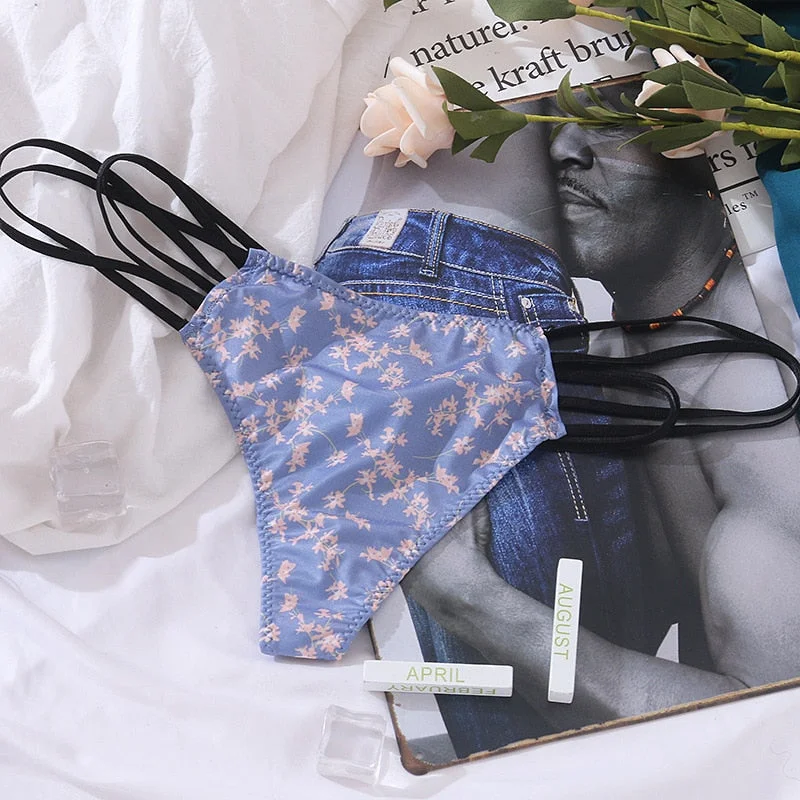 European Style Thong Sexy Leopard Ice Silk Panties Low Waist Seamless Comfort T-Pants Fashion Ribbon Hollow Out G-StringLingerie