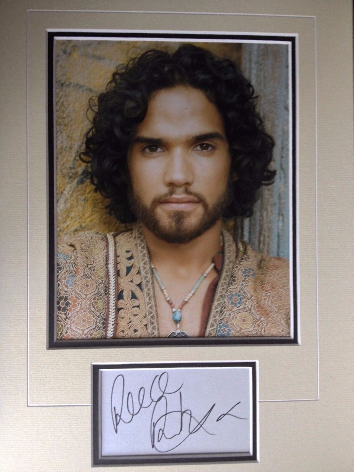 REECE RITCHIE - PRINCE OF PERSIA ACTOR - EXCELLENT SIGNED COLOUR Photo Poster painting DISPLAY