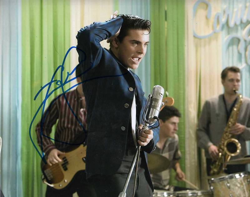 ZAC EFRON CHARLIE ST CLOUD H.S. MUSICAL SIGNED 8X10 PIC