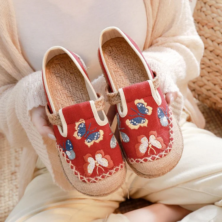 New Butterfly Embroidered Cloth Shoes with Fresh Shallow