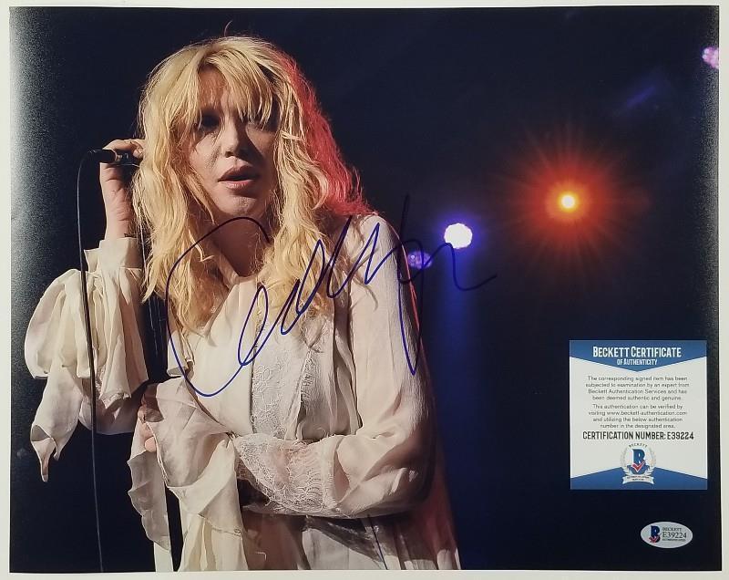 COURTNEY LOVE Signed 11x14 Photo Poster painting Autograph Vocalist ~ BAS Beckett COA