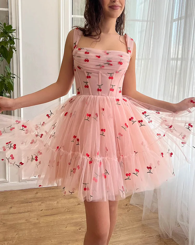 Ladies fashionable and elegant three-dimensional floral mini dress