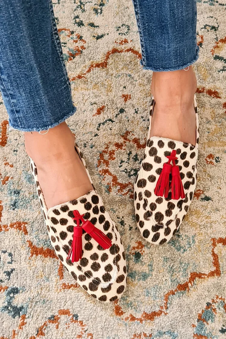 Tassels Decor Cheetah Print Round Toe Beige Loafers