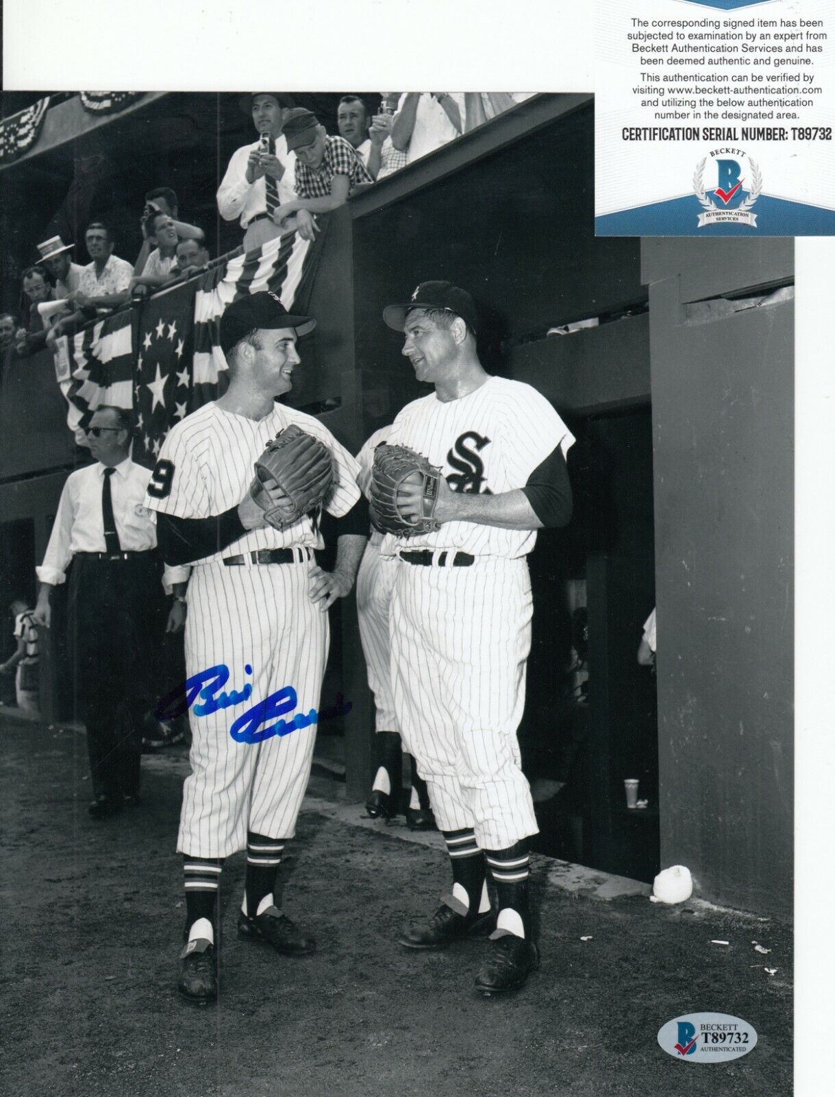 BILL PIERCE signed (CHICAGO WHITE SOX) baseball 8X10 Photo Poster painting BECKETT BAS T89732