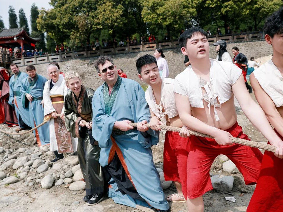1-Day Dujiangyan & Mount Qingcheng, Culture and Nature Tour（Big Chinese-speaking Group）