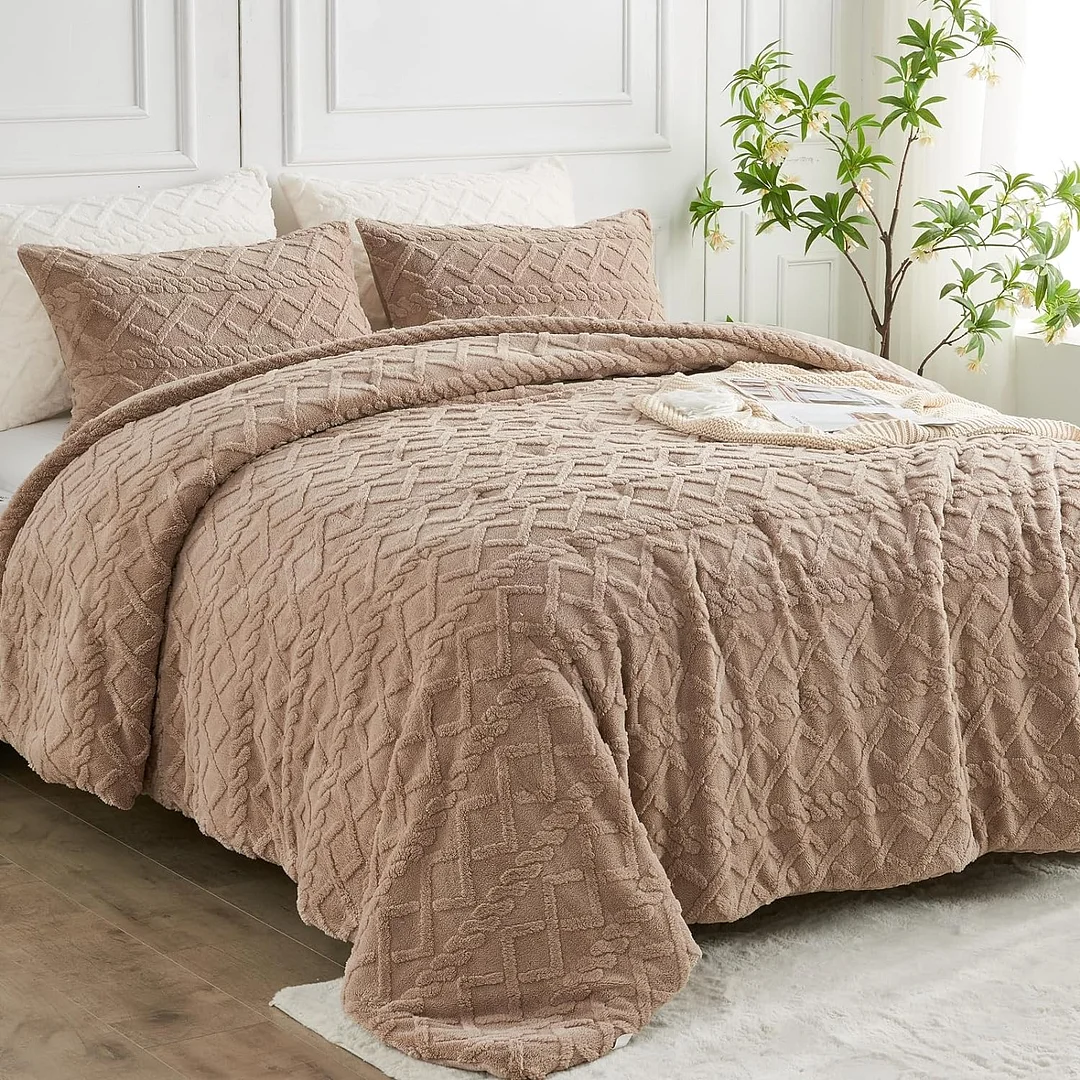 Comforter Twin/Queen Size, 3 Pieces Luxury Fluffy Velvet Bedding Queen Comforter Set, Tufted Cable Pattern, Ultra Soft Thick Winter Heavy Comforter Set, with 2 Pillowcase