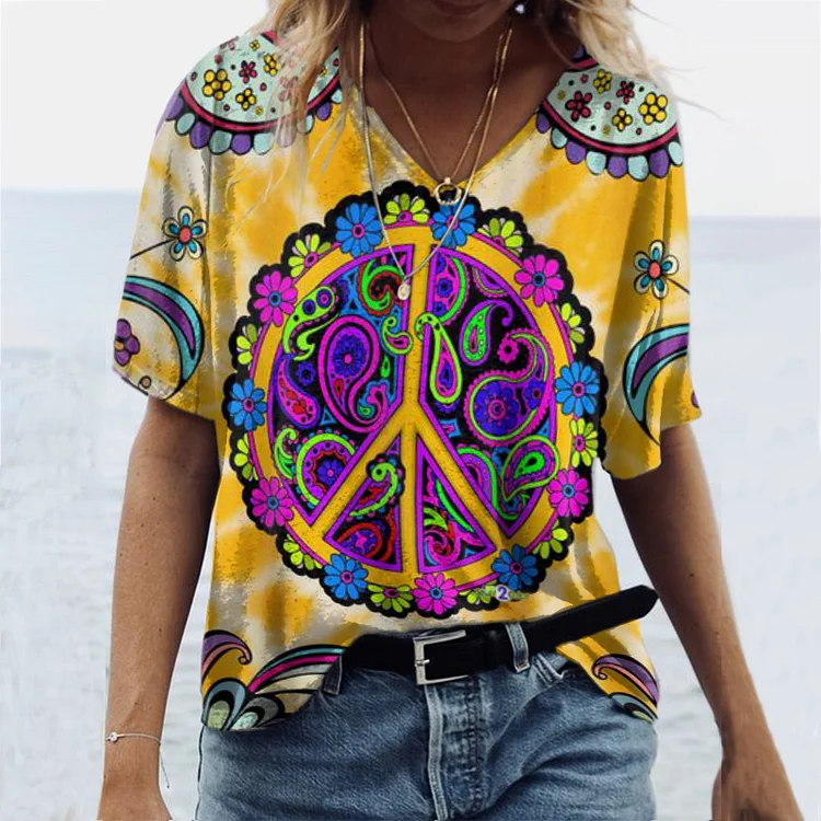 Wearshes Colorful Cashew Print Hippie V-Neck T-Shirt