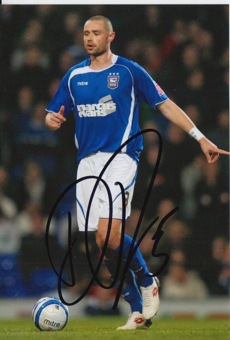 IPSWICH TOWN HAND SIGNED DAMIEN DELANEY 6X4 Photo Poster painting 5.