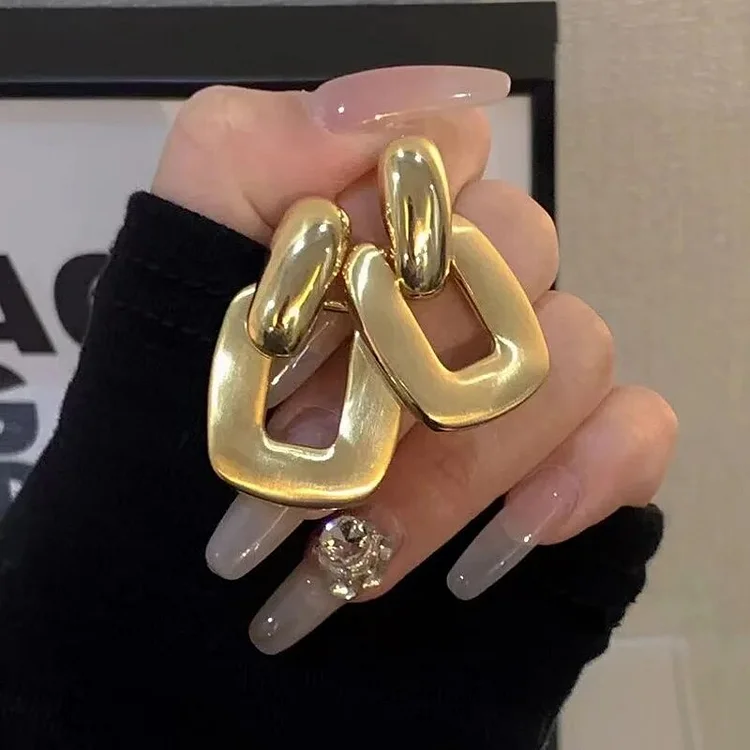 French Retro Temperament Gold Color Metal Earrings For Women Personality Simple Daily Accessories Party Jewelry Birthday Gifts